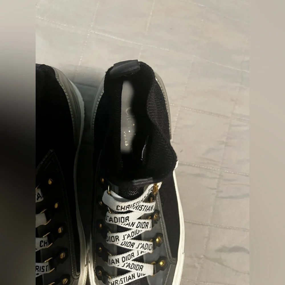Christian Dior walk n Dior Black and white high‎ top sneaker size 39